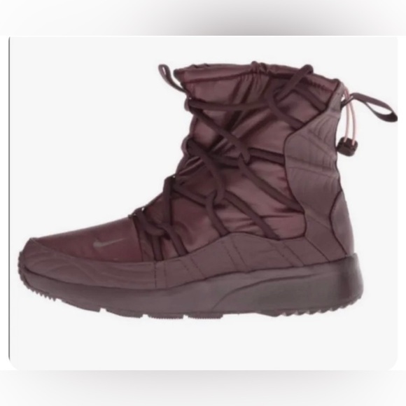 Nike Tanjun High Rise Women's Boots Burgundy like new without tag/Box size 7 - Picture 1 of 7